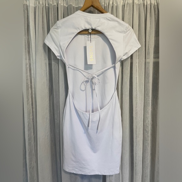 SNDYS white t-shirt dress - Picture 2 of 6